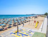 Campingplatz mit ausgestatteter Strand in Apulien