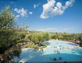 Der Pool mit Jacuzzi