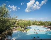 Der Pool mit Jacuzzi