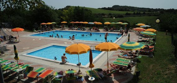 Der Pool von Camping Panorama