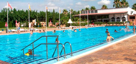 Feriendorf mit Pool in Cambrils, Spanien