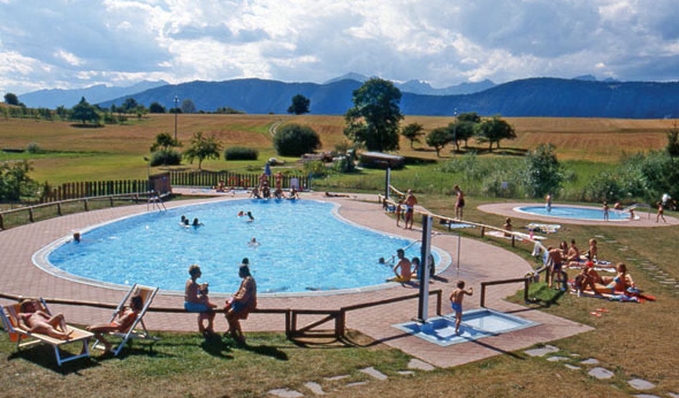 Camping with swimming pool in Val di Non, Trentino