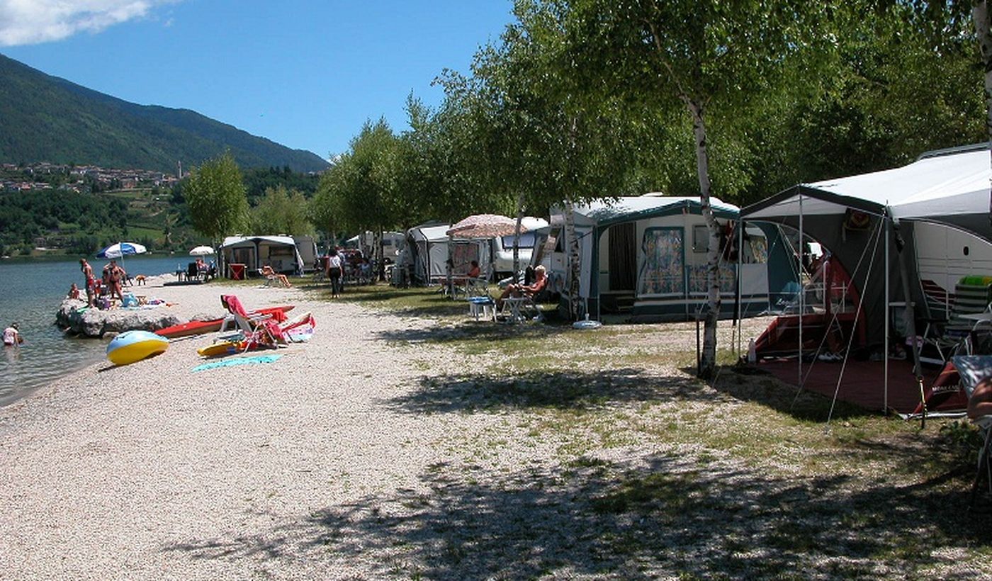 Camping aan het meer van Caldonazzo