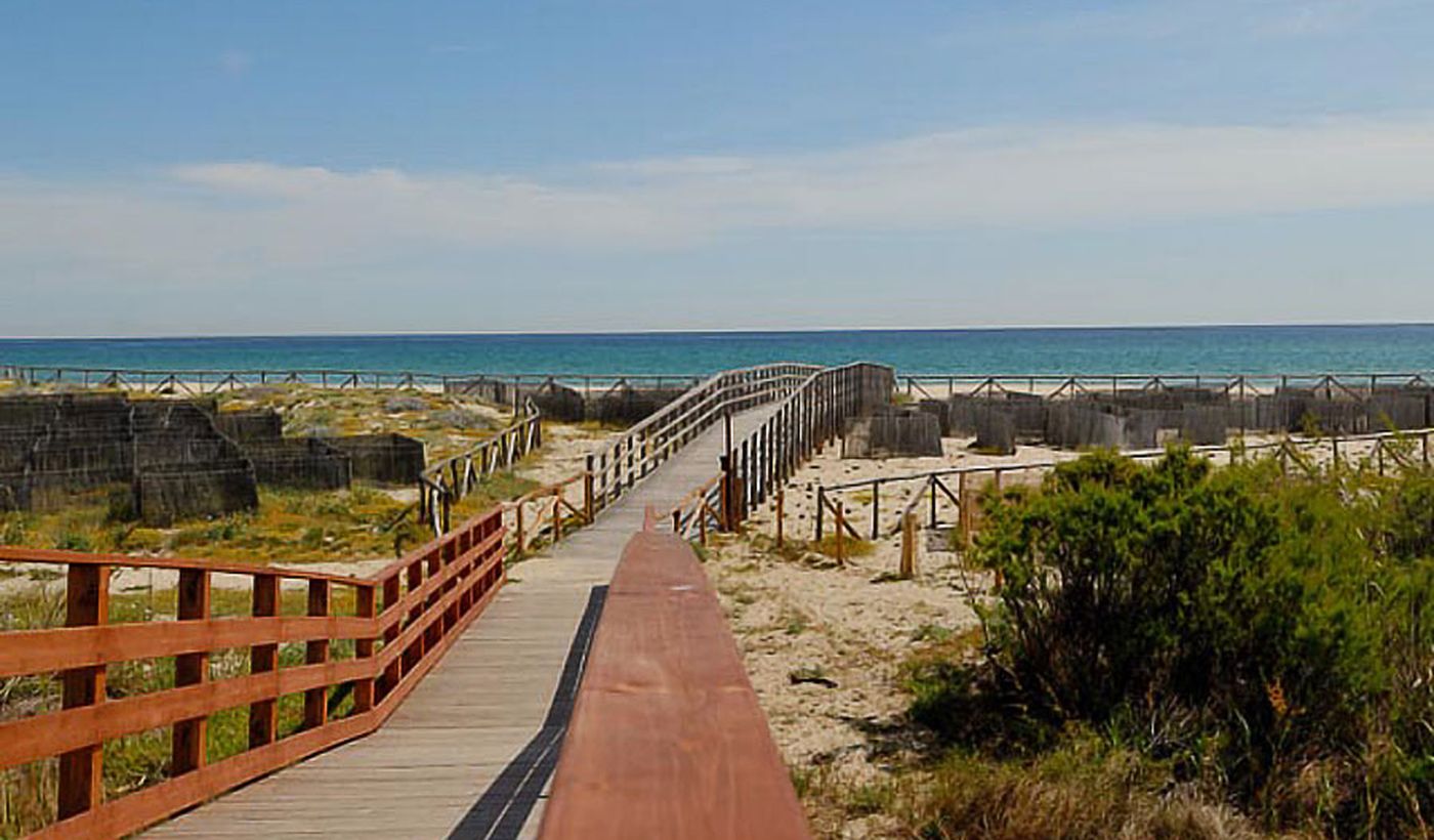 Ponte di accesso alla spiaggia