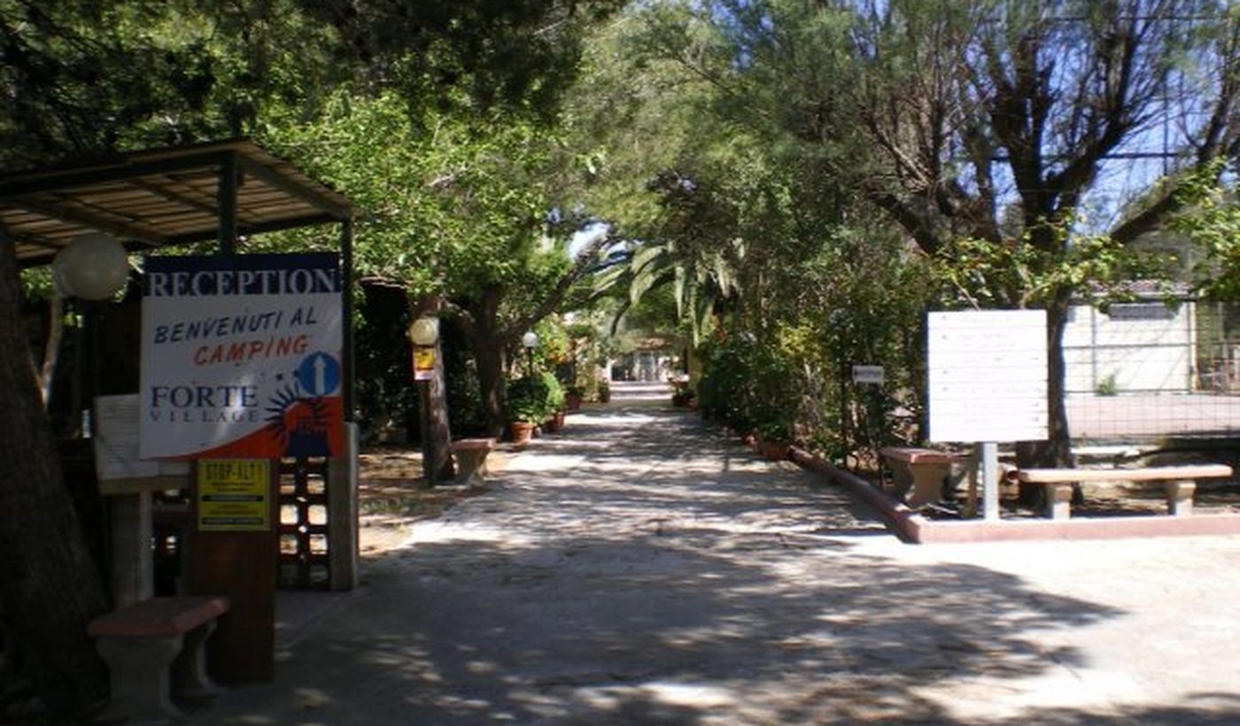 Der Eingang des Camping Village