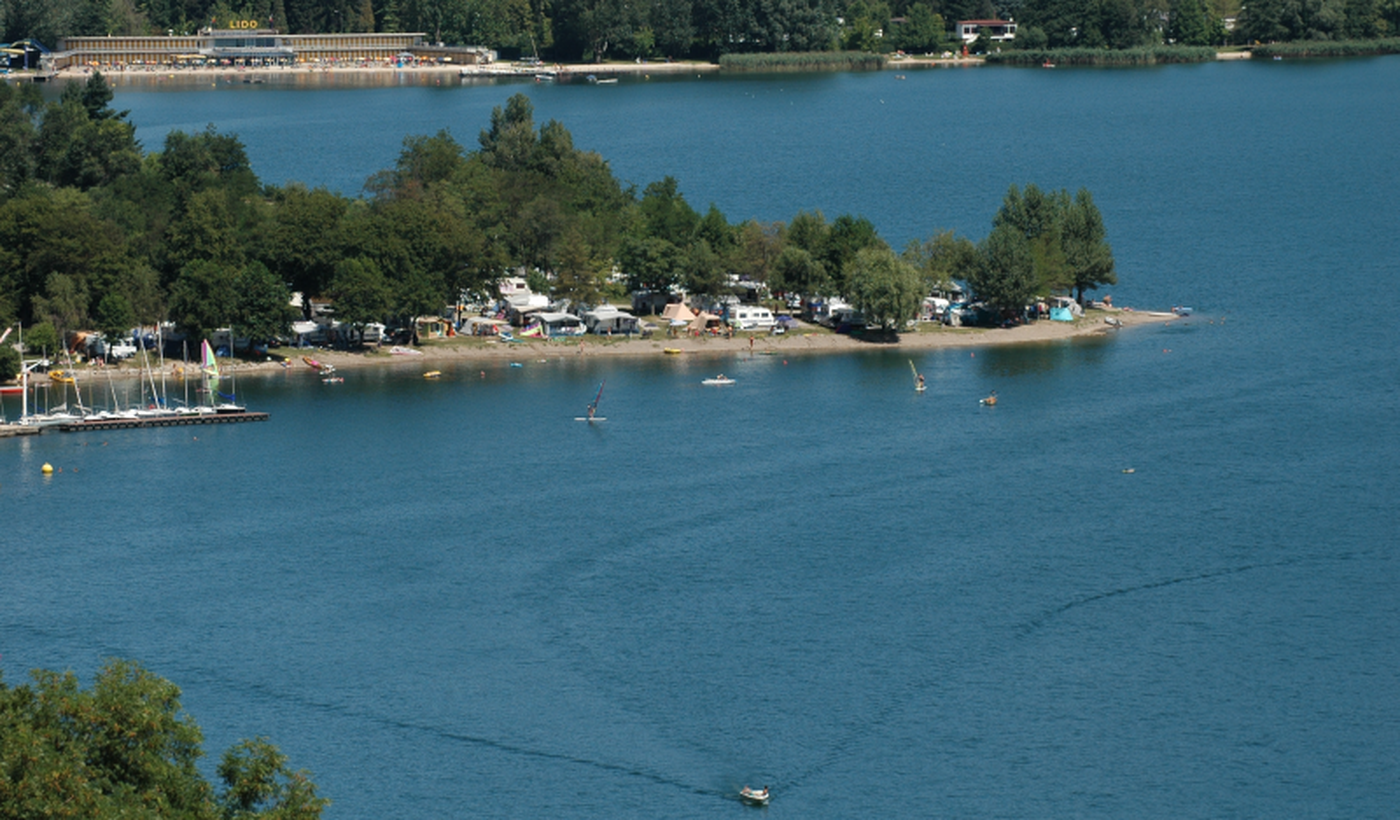 Campeggio sul lago