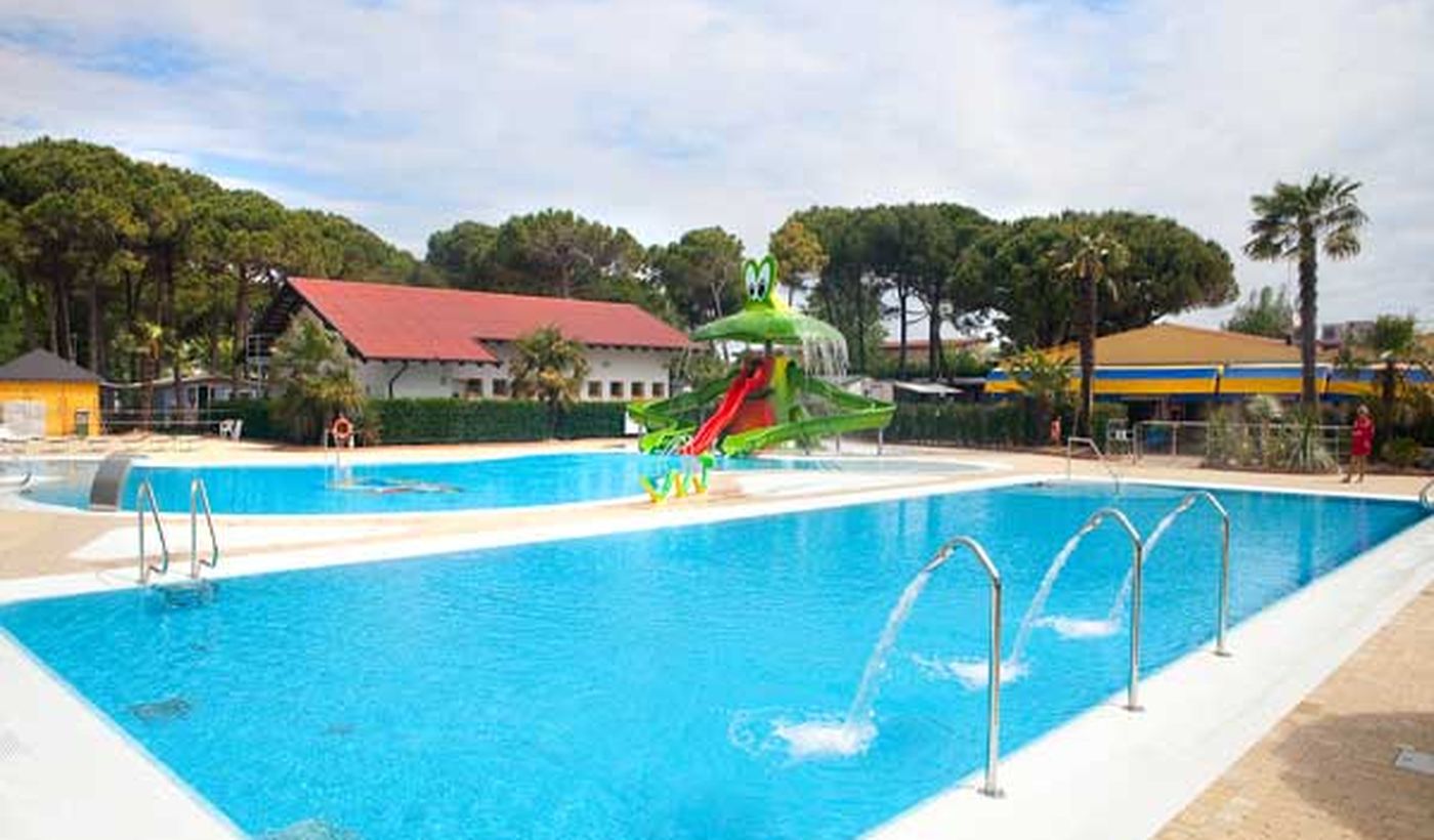 The pool at the camping village