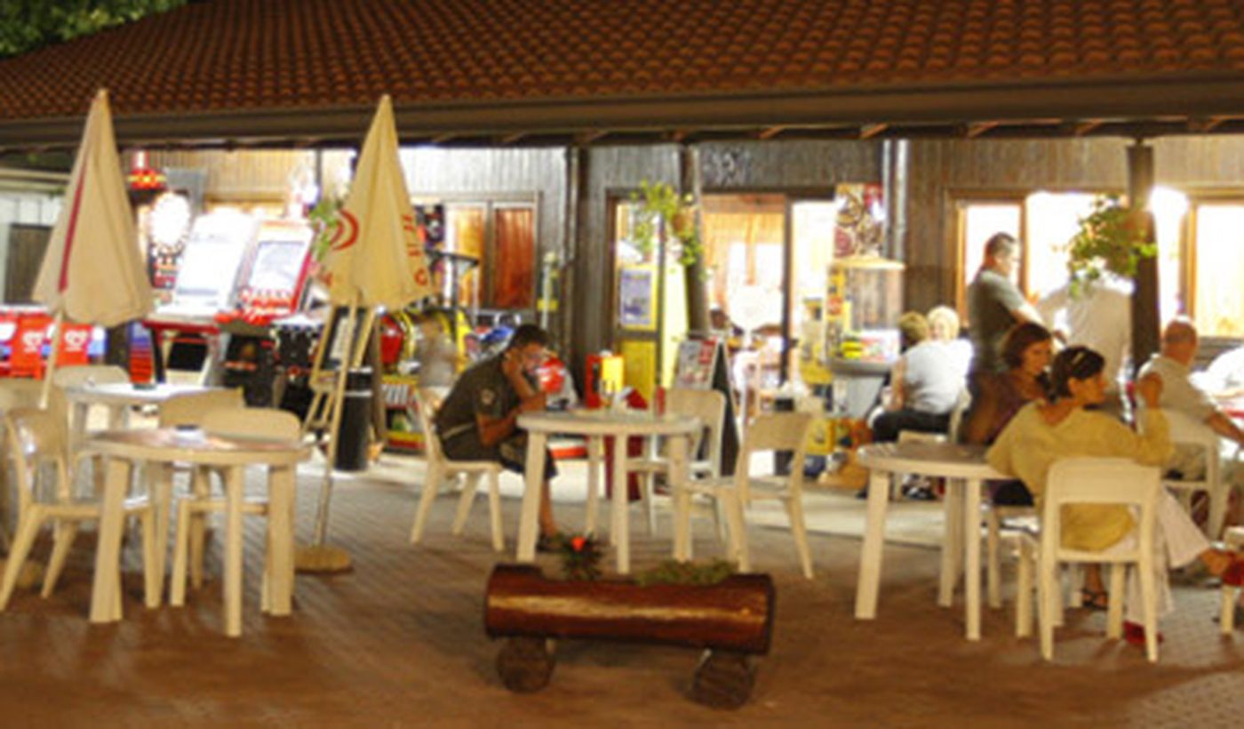 Camping con bar