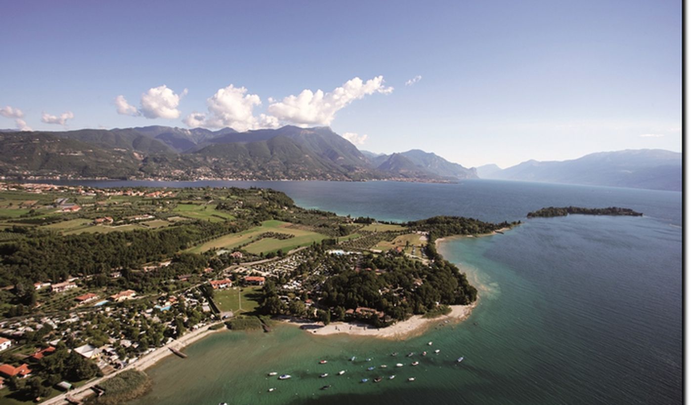 Camping directly on Lake Garda