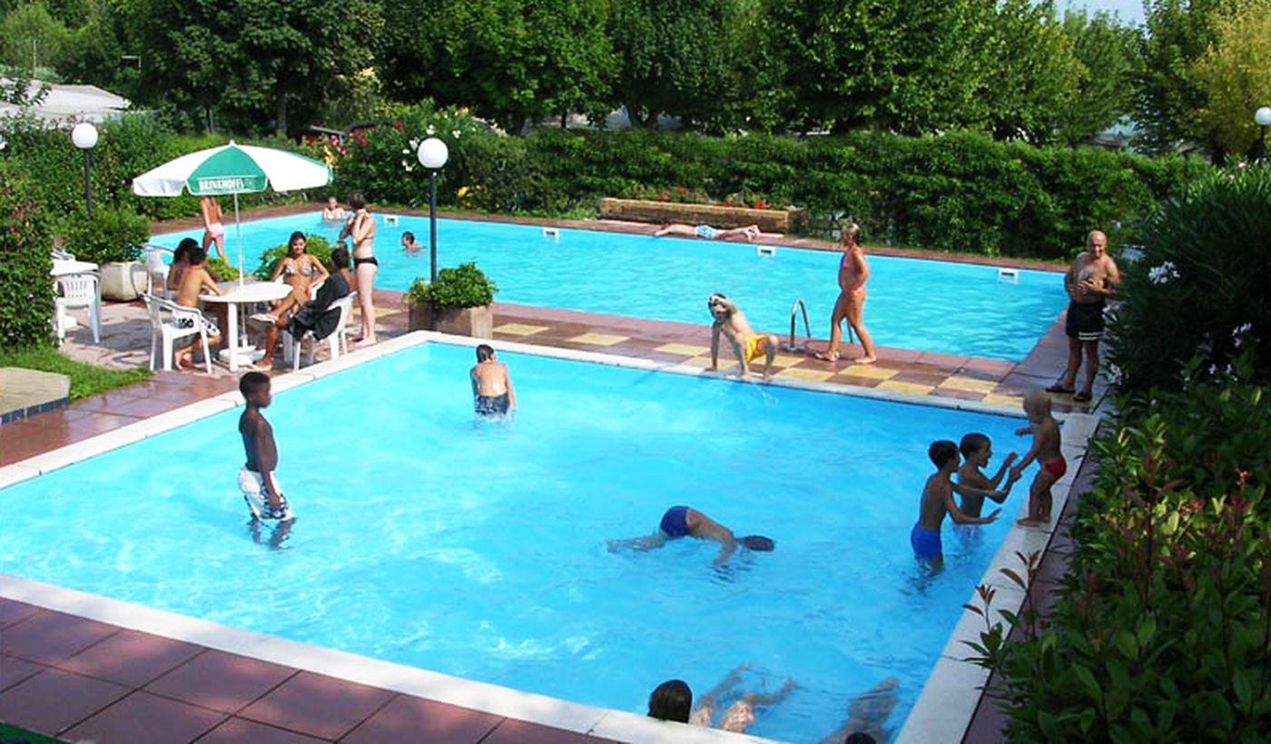 Camping with pool on Lake Garda