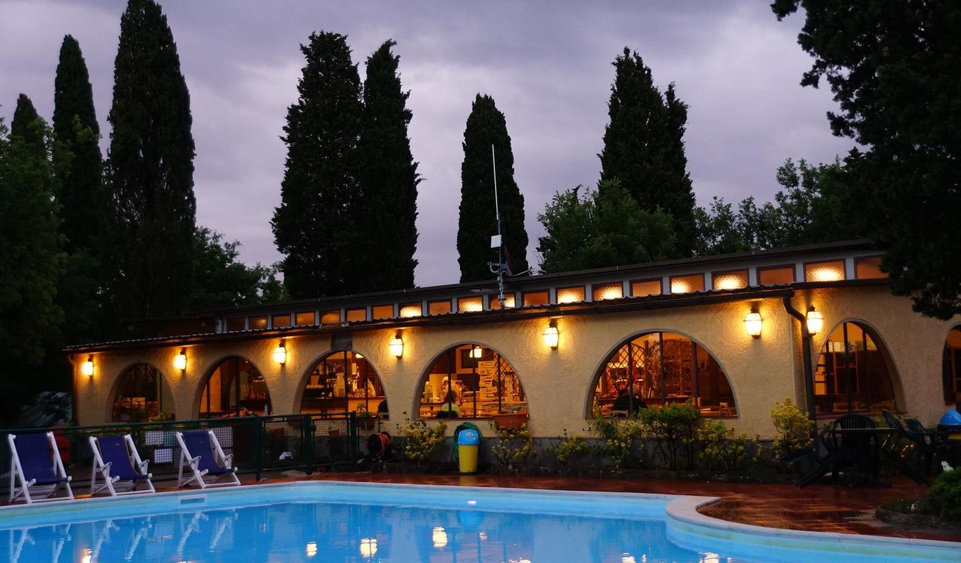 Camping Village con piscina en Fiesole, Florencia