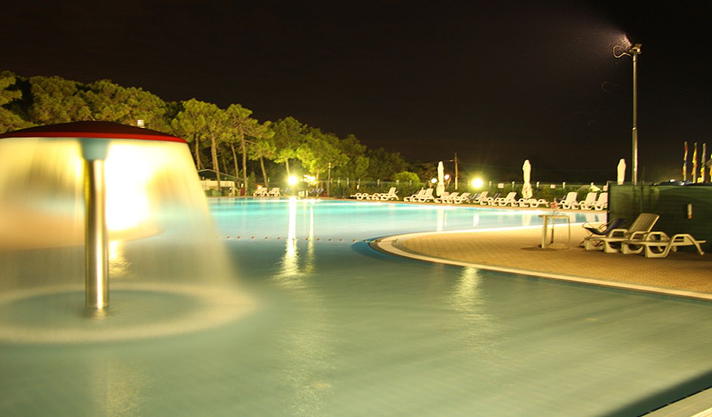 La piscina di sera