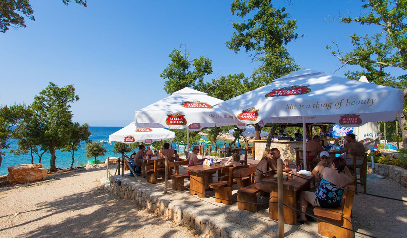 Bar Meer in Krk in Kroatien