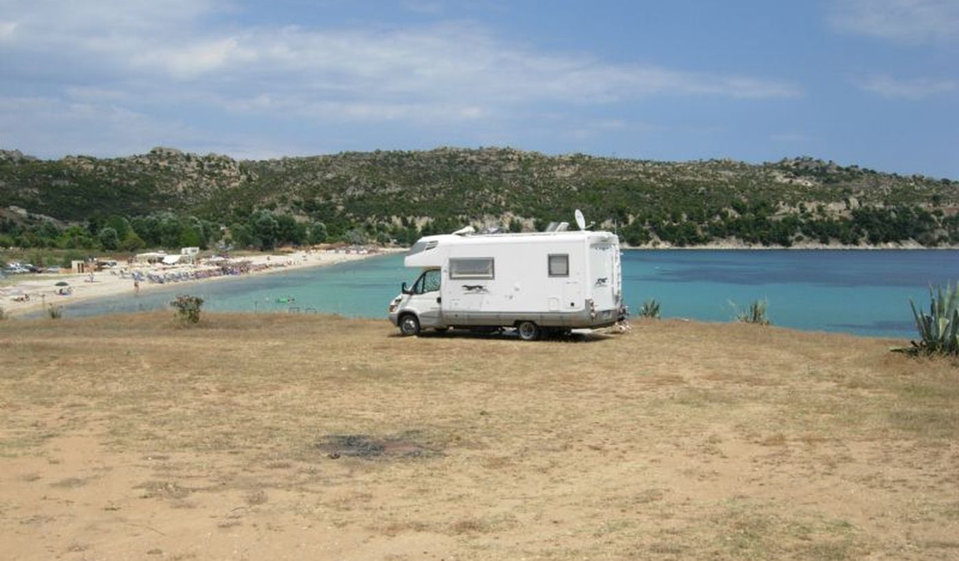 Ouzouni Beach Camping