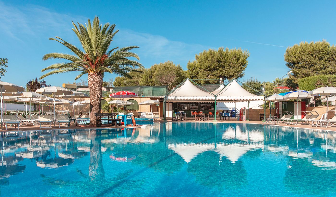Camping Residence con piscina in Puglia