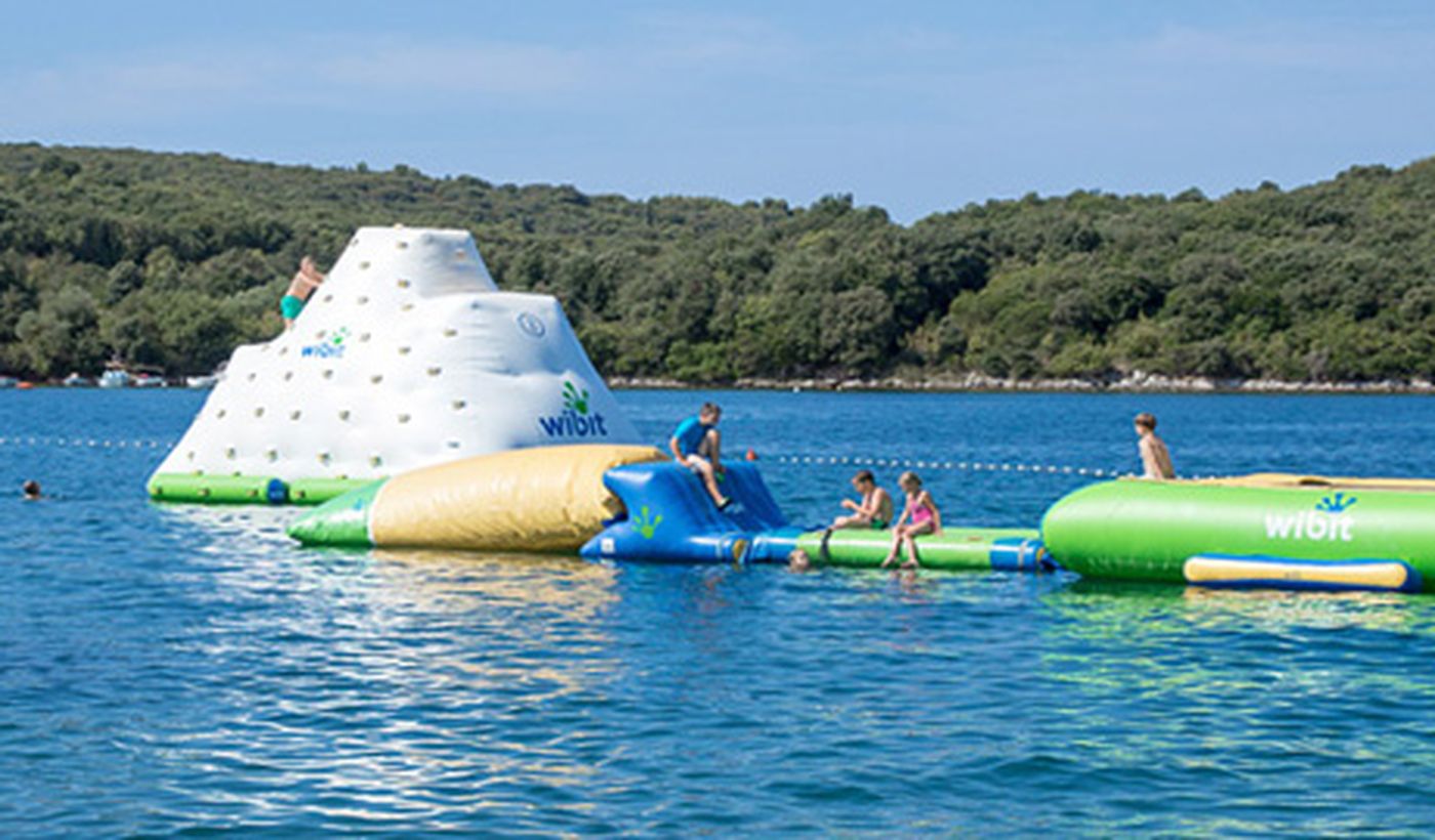 Giochi gonfiabili in mare in Croazia