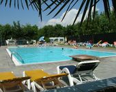 Campingplatz mit Pool am Gardasee
