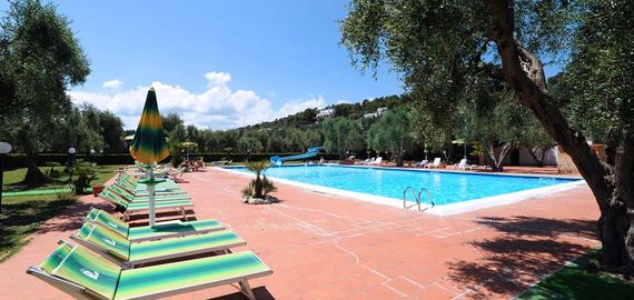 Feriendorf mit Pool in Peschici, Foggia