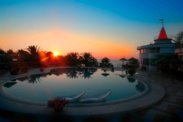 Sonnenuntergang am Pool Sonnenuntergang am Pool