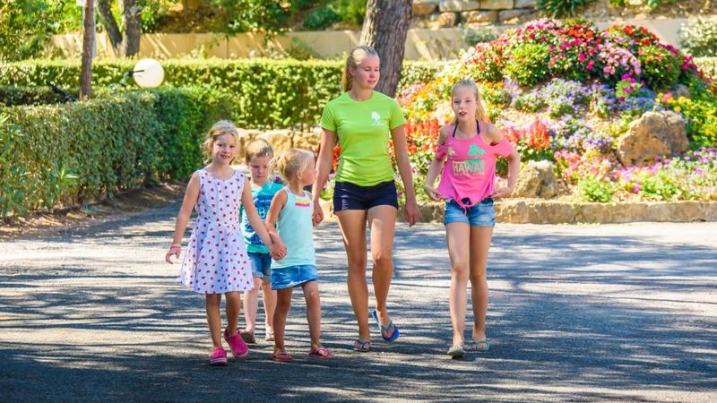 Camping Leï Suves, el espíritu de la Provenza en plena naturaleza